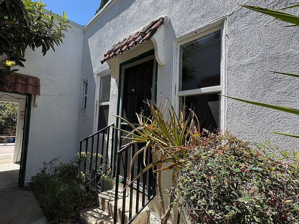 1st image of 853 N Alta Vista Blvd #10
