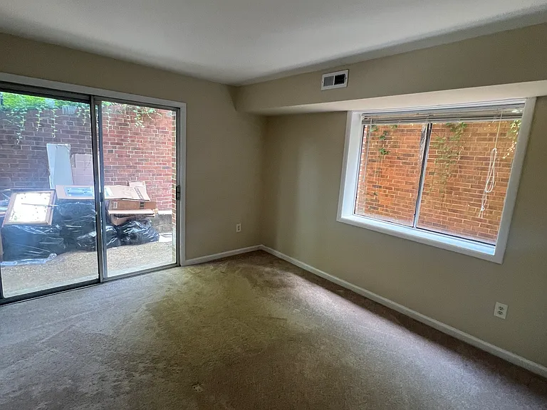 2025 N Lincoln St #102 — Photo 5