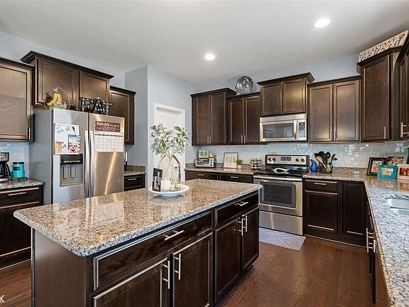 4th image of 23454 Melrose Ln