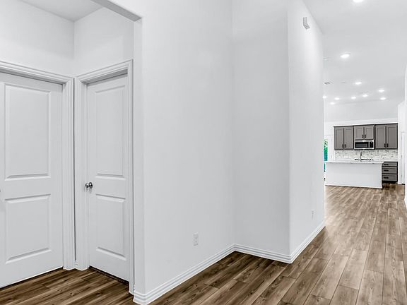 5th image of 4213 Petunia Way #1