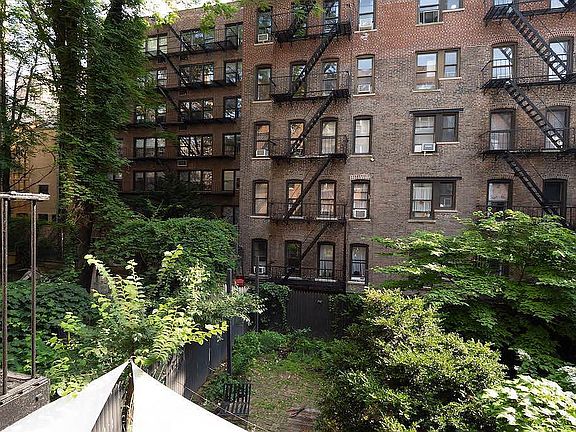 3rd image of 204 W 14th St APT 2A