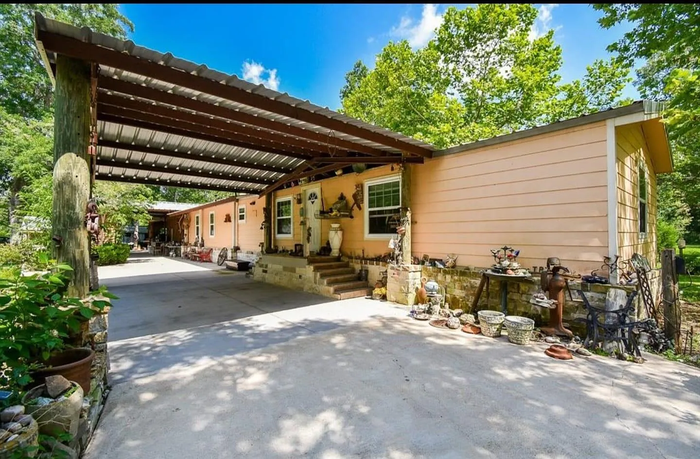 3 bed, 2.0 bath, 1600 sqft, $1,800 — Photo 2
