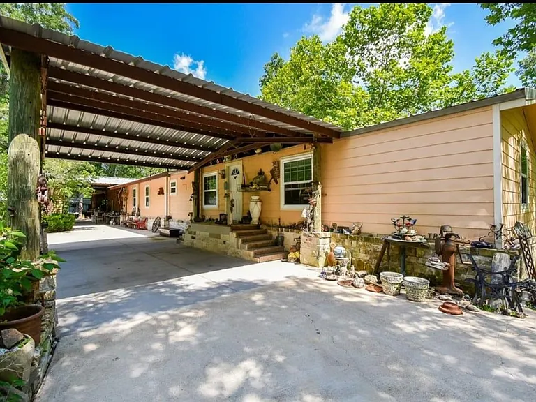 39551 Donigan Rd — Photo 2