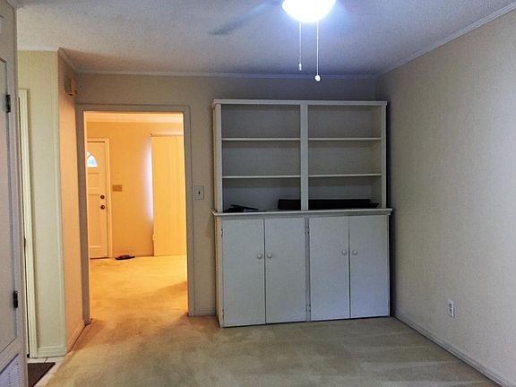 3rd image of 2115 Langley Ave