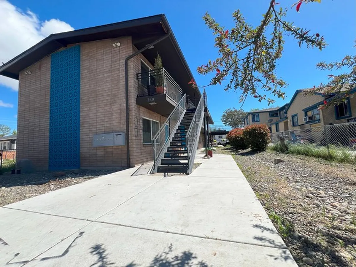 Building Photo - 760 Moran St #F