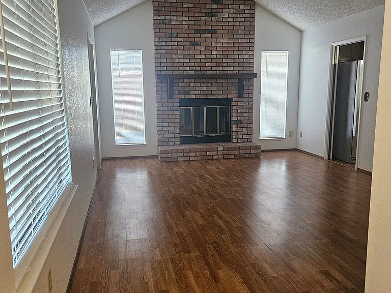 3544 Traveler Ct — Photo 4