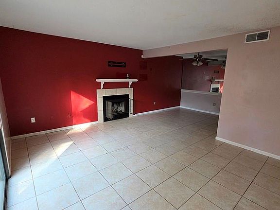 3rd image of 444 Abbotsleigh Ct