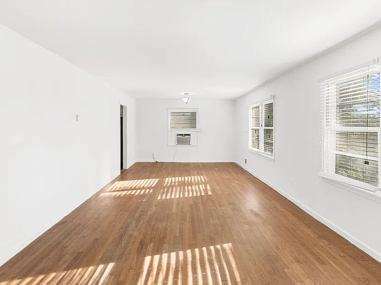 Cahaba Park Apartments — Photo 24
