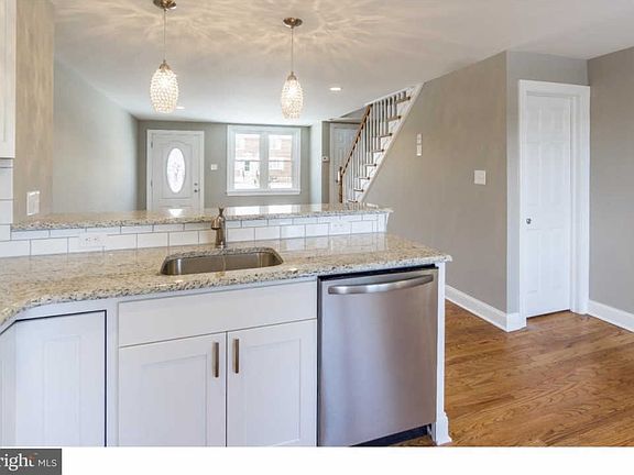 5th image of 726 Beech Ave