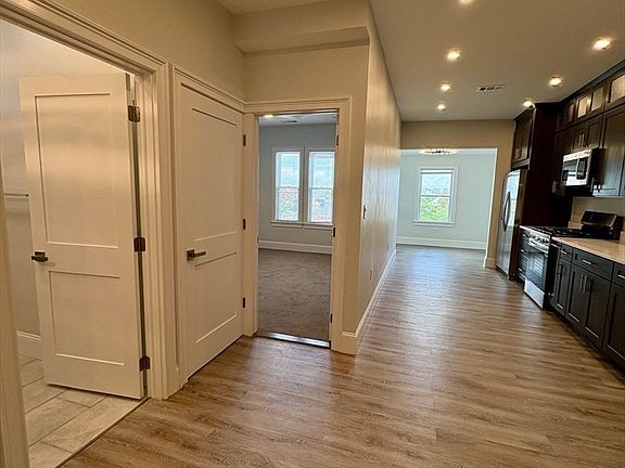 5th image of 54 Falcon St #54