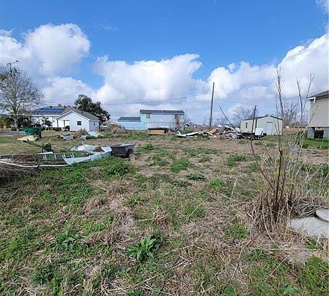 2nd image of 604 Cypress St