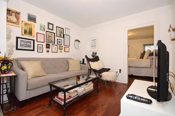 Rented by Compass | media 25