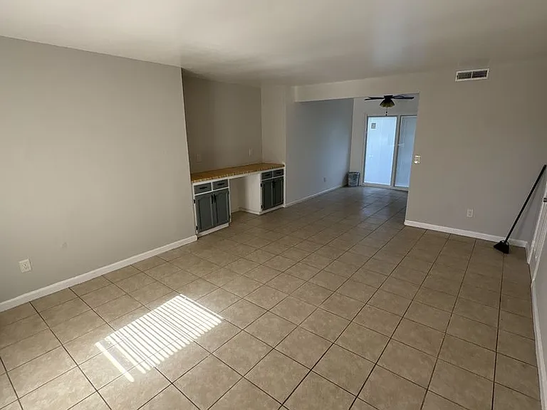 3021 — Photo 2