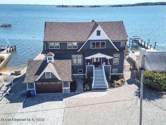 5th image of 11 Bay Breeze Dr