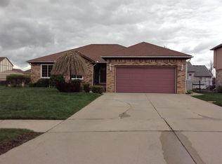 30069 Highgate Dr, Chesterfield, MI 48051