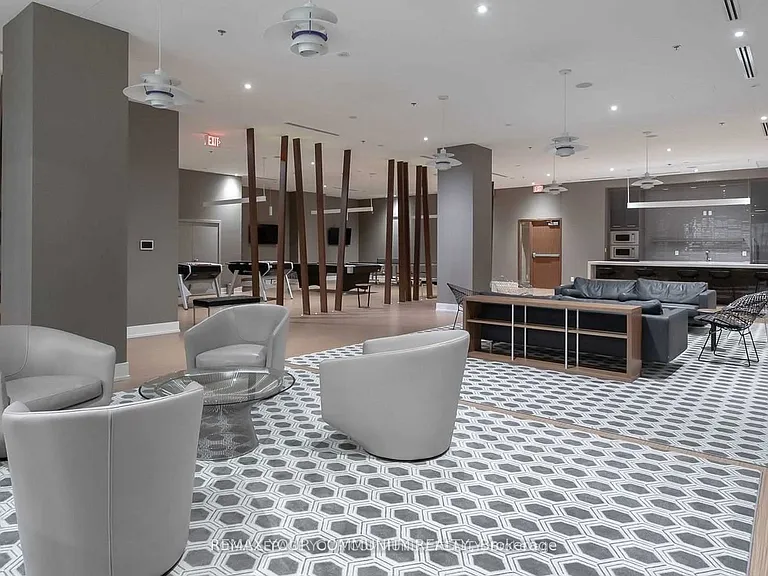111 Saint Clair Ave W #1828 — Photo 32