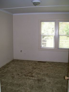 5th image of 271 E Poplar St