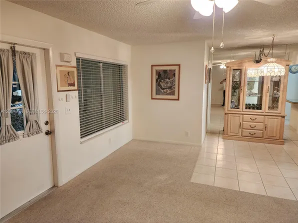 3561 Pine Tree Ct APT D-2, Greenacres, FL 33463