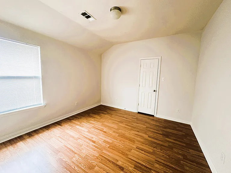 5409 Barkridge Trl — Photo 11