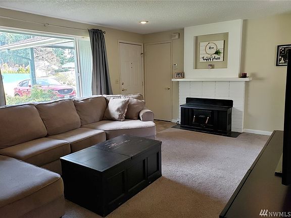 4th image of 3698 Branson Dr SE