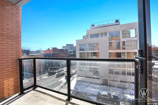 Rented by Compass | media 27