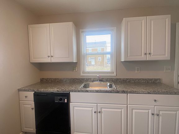 4th image of 9539 Charlotte St #1