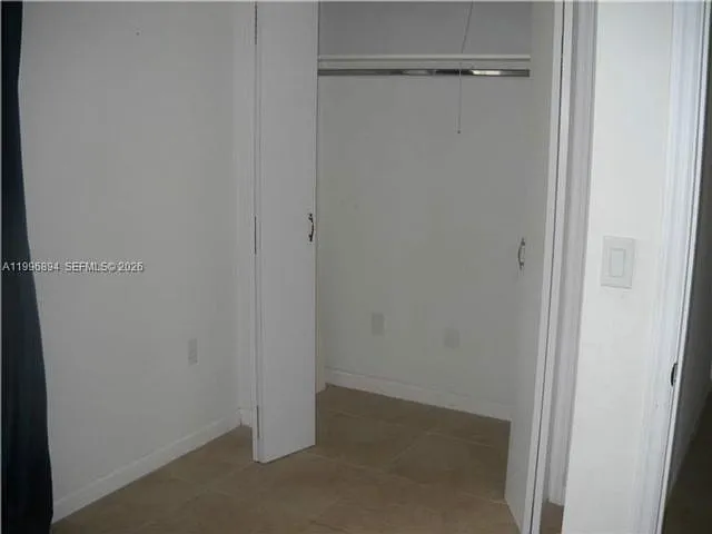 1040 92nd St — Photo 5