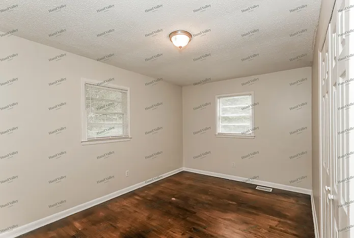 38 Lynhaven Dr — Photo 10