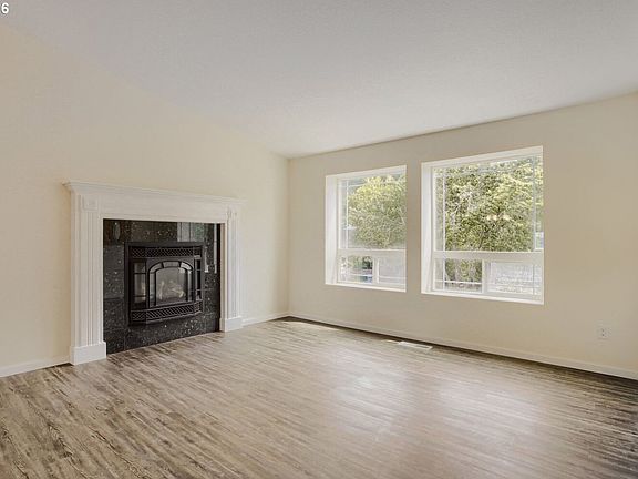 5th image of 14539 SE Center St