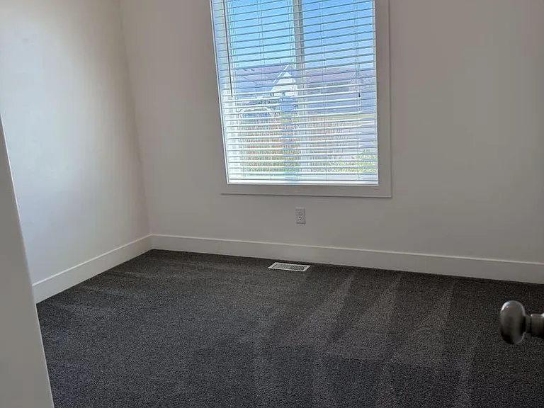 3395 Ventura Ave — Photo 8