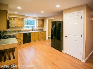 3008 SW Wilbard St, Portland, OR 97219