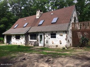 3431 Wolf Lake Dr, Baldwin, MI 49304