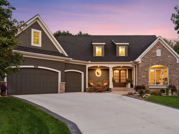 11212 Halstead Trl, Woodbury, MN 55129