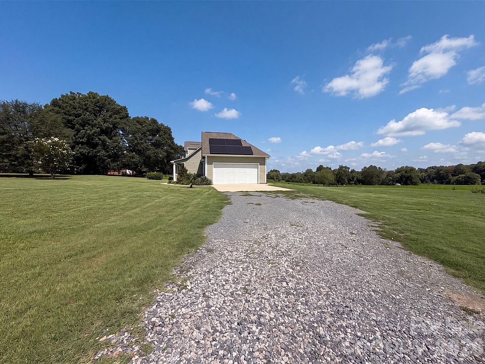 1st image of 749 Williamsburg Estate Rd