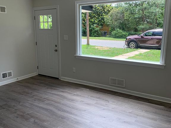 Great natural light in front room