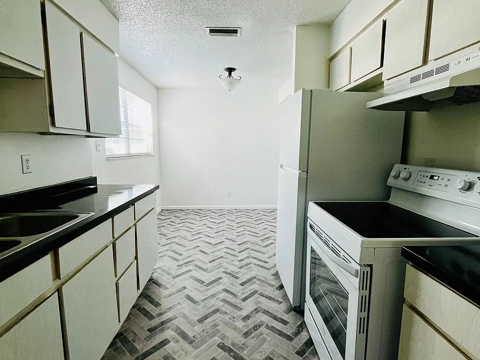 450 Tomoka Ave #114B