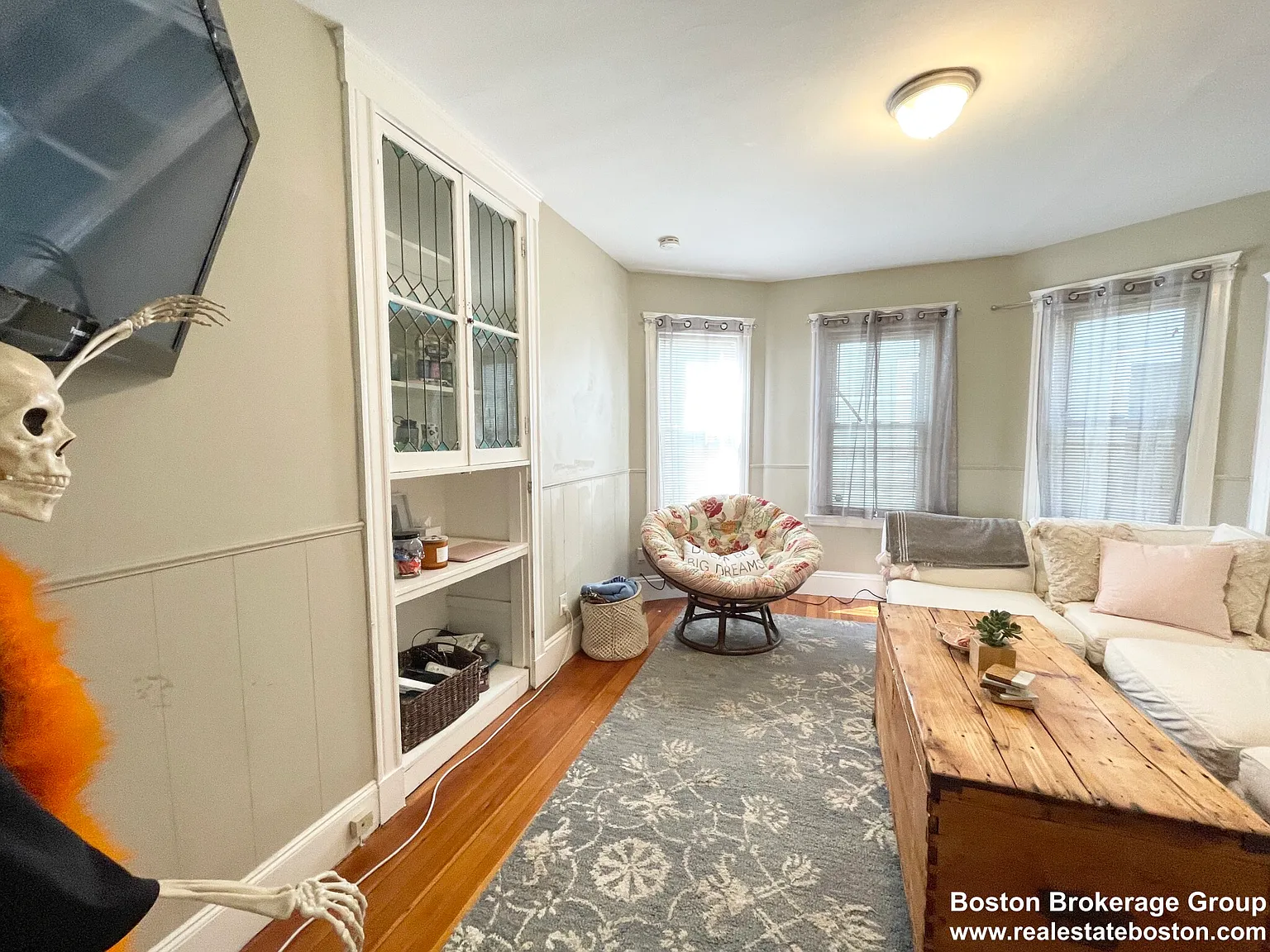 4 bed, 1.0 bath, $3,600 — Photo 4