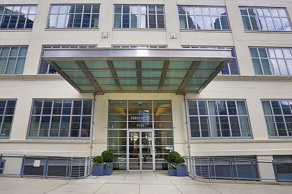 Sold by Compass | media 20