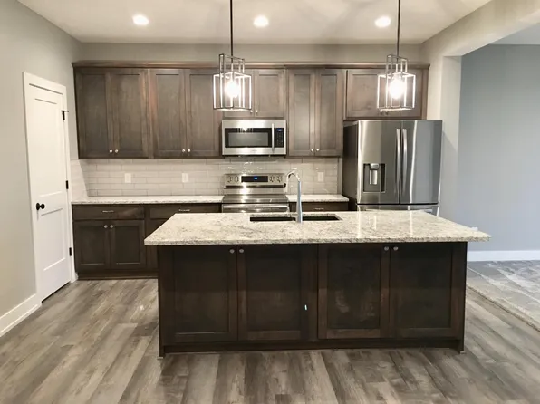 5774 Thompson Creek Blvd, Lincoln, NE 68516