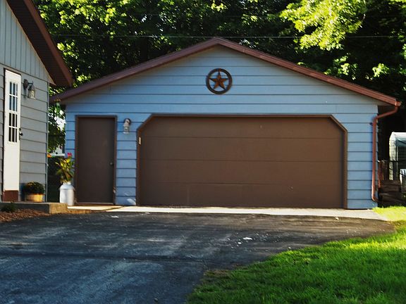 2.5 car garage