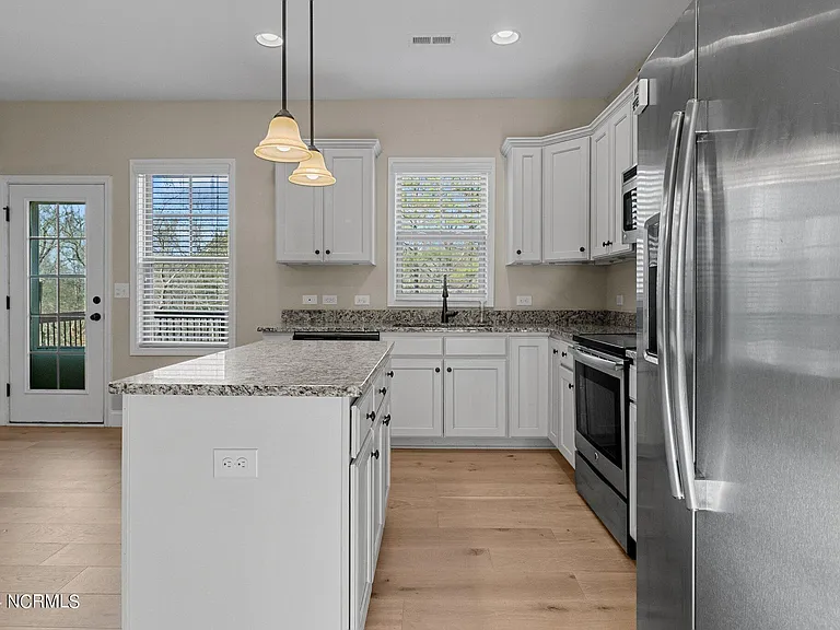 204 Sandy Springs Rd — Photo 11