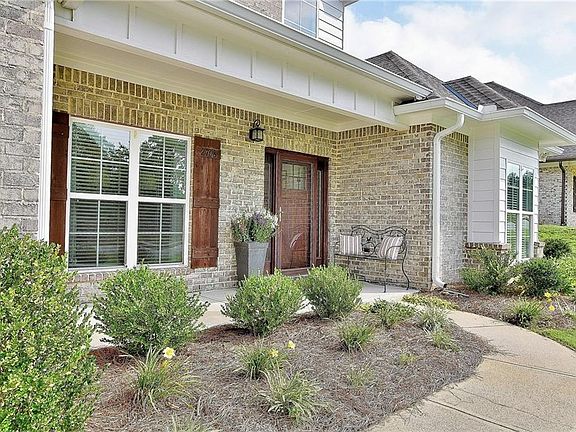 3rd image of 2708 Sterling Dr