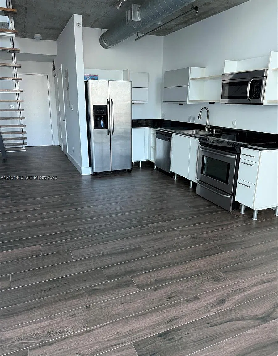 Neo Vertika Condo — Photo 3