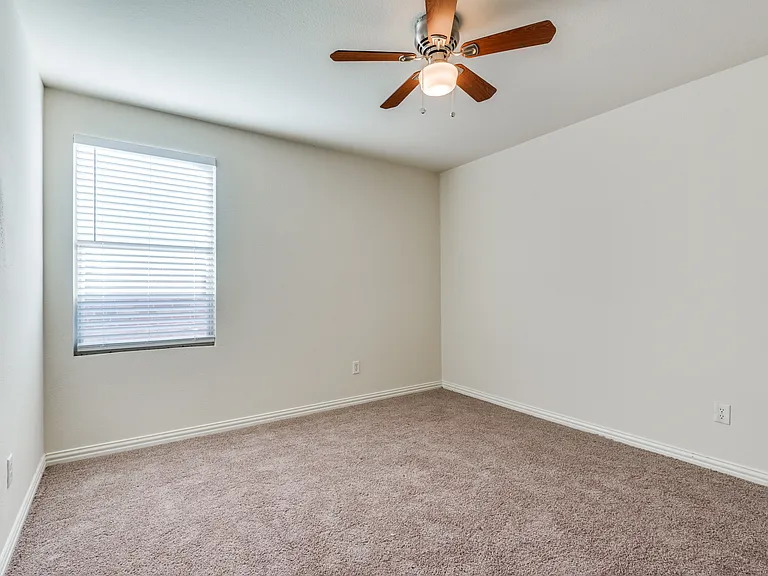 1942 Ryder Dr — Photo 7