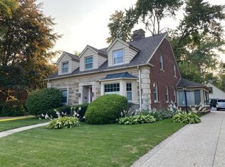 381 Chalfonte Ave, Grosse Pointe Farms, MI 48236