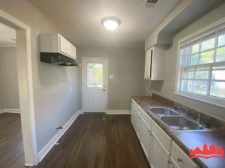 2302 Alameda Ave — Photo 10