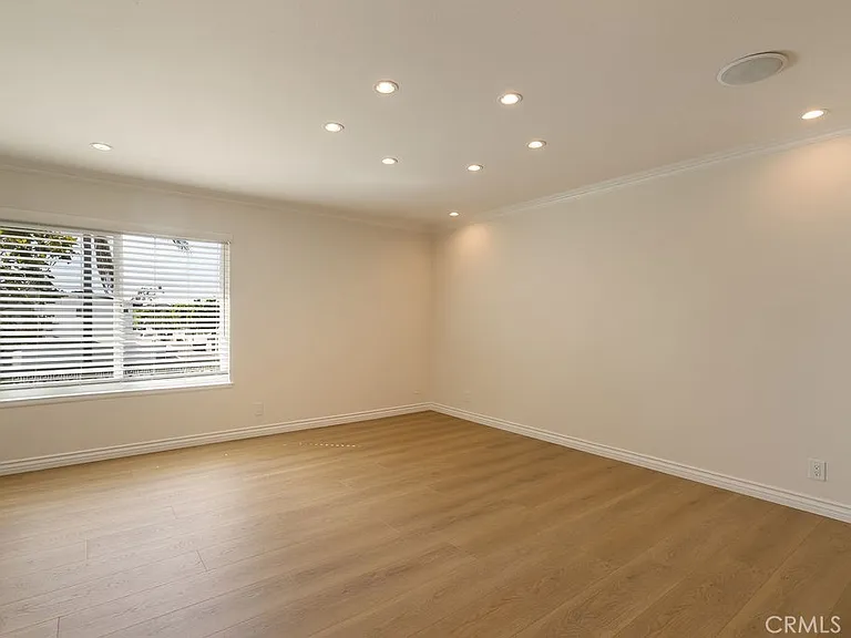 1088 Buckingham Ln — Photo 24