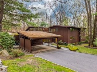 43 Peacock Farm Rd, Lexington, MA 02421