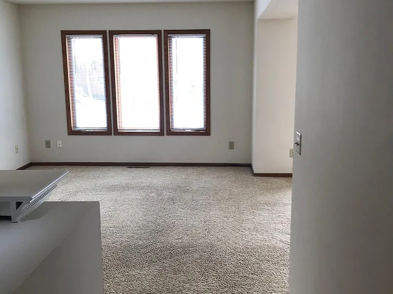 4355 Shoreline Dr — Photo 6