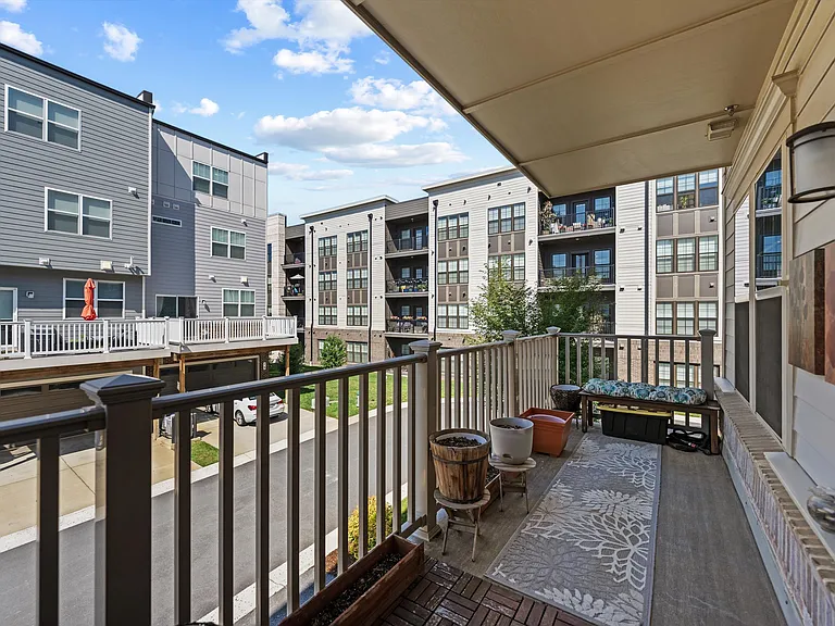 813 Rockwell Ave #813 — Photo 10